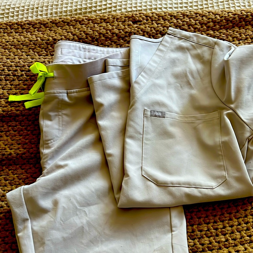 Figs scrubs